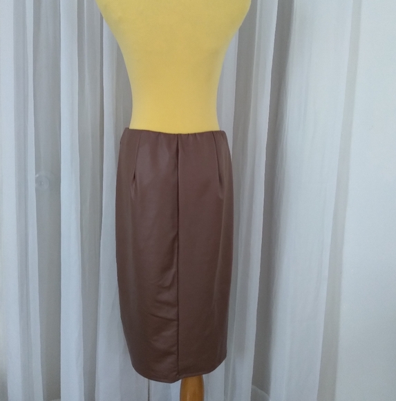 Ellie & Kate Brown Skirt Faux Leather Stretchy Size Medium - Picture 12 of 12
